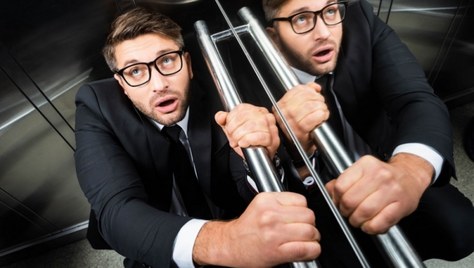 OVO JE RAZLOG ZAŠTO SVAKI LIFT IMA OGLEDALO Kad ga čujete, ići ćete stepenicama