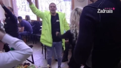 DEJAN SE U SUZAMA OBRATIO MAJCI! Rasplakaće vas šta joj je poručio!
