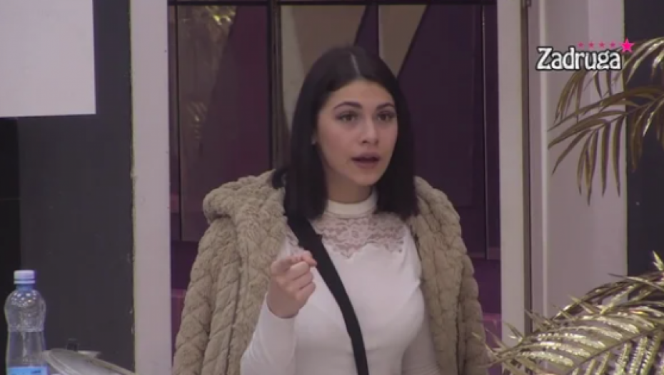 KARAMBOL MILICE I MENSURA! Maloletna zadrugarka mu izgovorila nešto što ga je ostavilo bez teksta, Karić stao na njenu stranu!