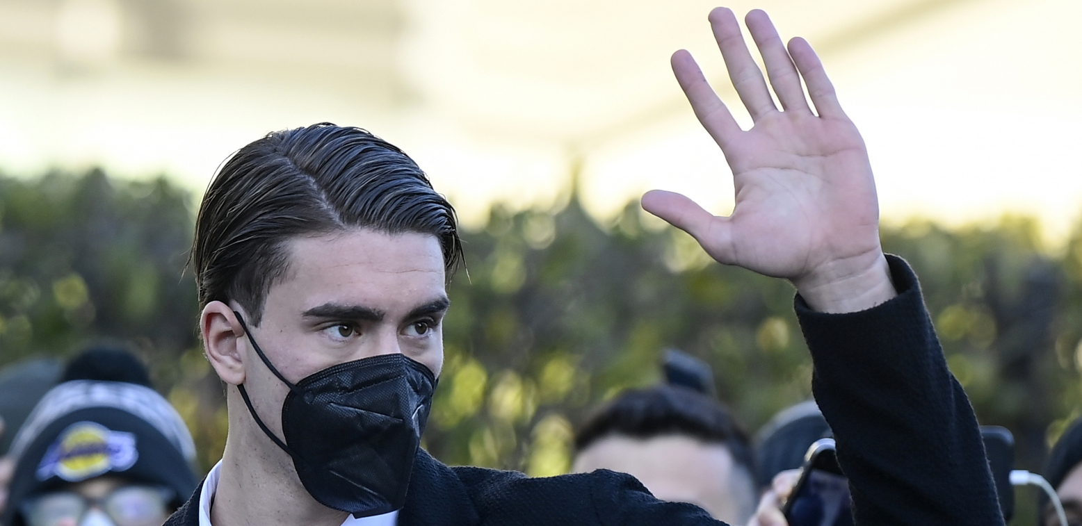 SRBIN VEĆ U POGONU! Vlahović odradio prvi trening u Juventusu! (VIDEO)