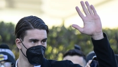 VLAHOVIĆ PREDSTAVLJEN U JUVENTUSU! Dušana pitali za Kristijanovu vilu, njegov odgovor je oduševio sve!