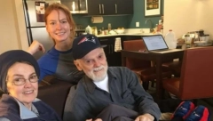 NISU MI DOZVOLJAVALI DA IH OBIĐEM! Oglasila se poznata glumica čiji su roditelji umrli od posledica smrzavanja