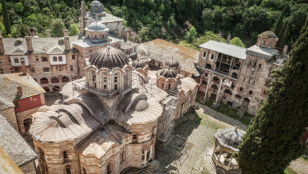 "PILI SMO VINO, A ONDA ME JE UDARIO" Tuča monaha na Svetoj Gori, jedan završio u pritvoru
