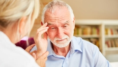 SVI MISLIMO DA JE U PITANJU BEZAZLENA NAVIKA KOJA NAS OPUŠTA Naučnici sada tvrde da je ozbiljno povezana sa demencijom!