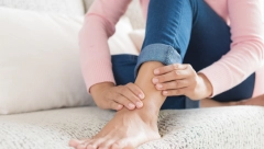 GRČEVI U NOGAMA NISU UOPŠTE BEZAZLENI Evo na koju opasnu bolest mogu da ukažu bolovi u butinama i listovima