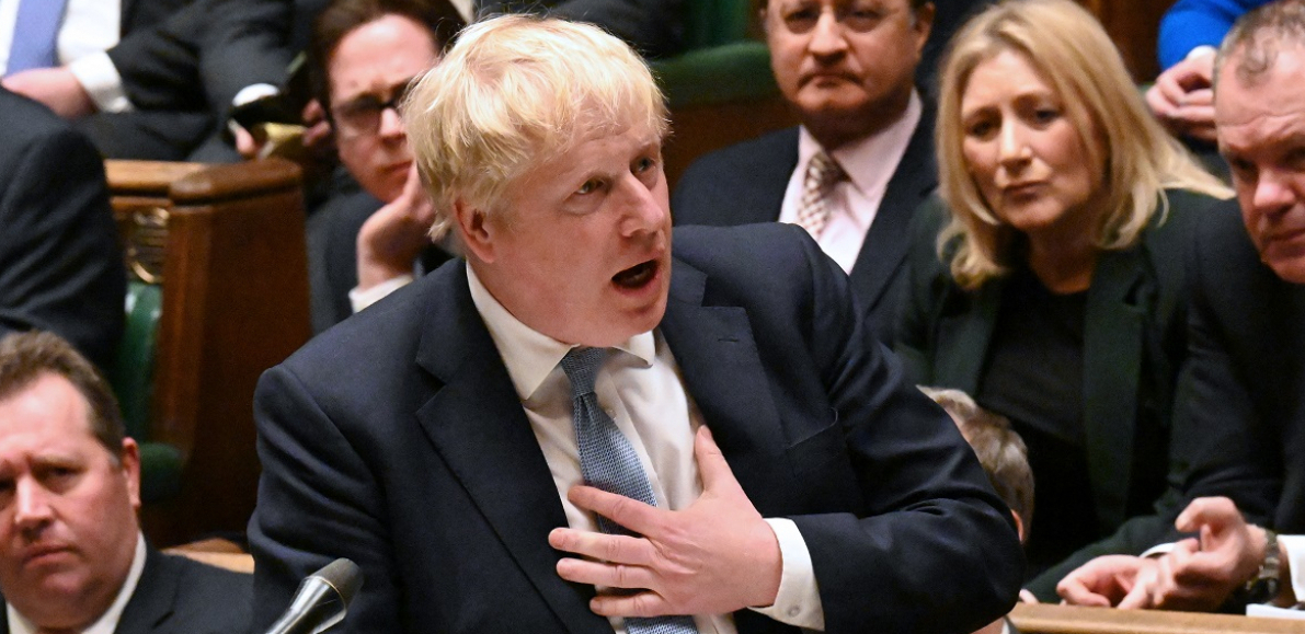 Džonson u problemu: Procurilo 300 fotografija