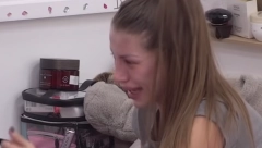 DALILA BEŽI IZ ZADRUGE! Dragojevićeva doživela nervni slom nakon što je Filip Car šutnuo i udario, urla na produkciju! (VIDEO)