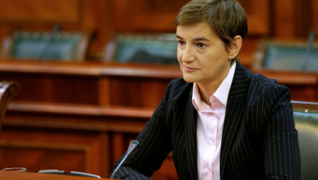 PREMIJERKA BRNABIĆ ČESTITALA BOŽIĆ: Želim da praznik provedete u miru, ljubavi i spokoju