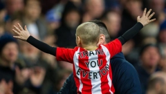 DEČAK KOJI JE UJEDINIO FUDBALSKI SVET Šest godina velike tuge, Sanderlend nikad neće zaboraviti svog najvatrenijeg navijača