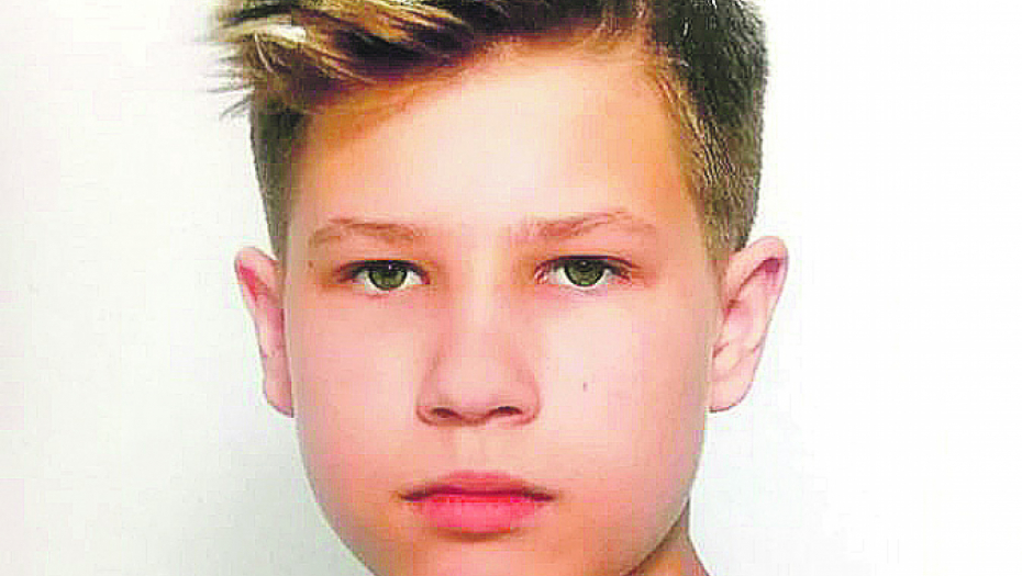 "DRŽI ME ŽIVOM ŠTO GA NJEGOVI DRUGARI I DALJE PAMTE" Ispovest majke tinejdžera Dragana Drljića (15) iz Pančeva tri godine nakon njegove smrti