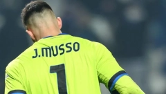 KAKVA KARDINALNA GREŠKA! Poznati golman umesto devojci, javno okačio golu sliku na Instagram!