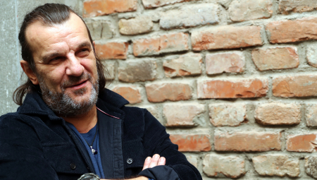 NJEGOVI ODGOVORI ĆE VAS OSTAVITI BEZ TEKSTA!  Aca Lukas pred Evroviziju promenio stav o LGBT populaciji, šok intervju pevača!