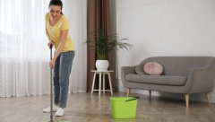 NE KOŠTA MNOGO, A VRAĆA STARI SJAJ Napravite prirodno sredstvo za čišćenje parketa