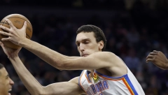 NE MOŽE DA IGRA ZA REPREZENTACIJU, ALI JE JEDNIM GESTOM SVE ODUŠEVIO Ima zabranu od NBA, a on stigao na trening Srbije