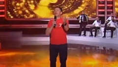 URNEBESNA SCENA NA PROSLAVI! Žena prišla muzičarima, dala 50 € bakšiša, pa usledio šou, folker plakao od smeha!