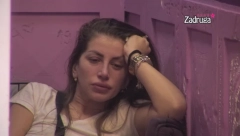 DOŽIVEO HLADAN TUŠ! Car ušao u pušionicu kod ucveljene Dalile koja je sedela sama, a njen potez sve ostavio u neverici!