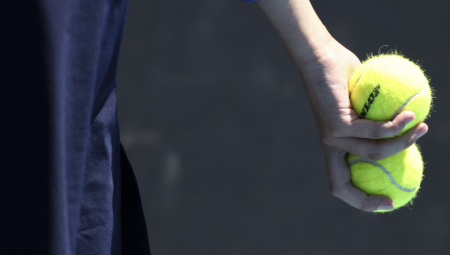 RUSKINJA NAPRAVILA HAOS Zbog njenog dresa pobunio se ceo svet tenisa, traži se brutalna kazna (FOTO)