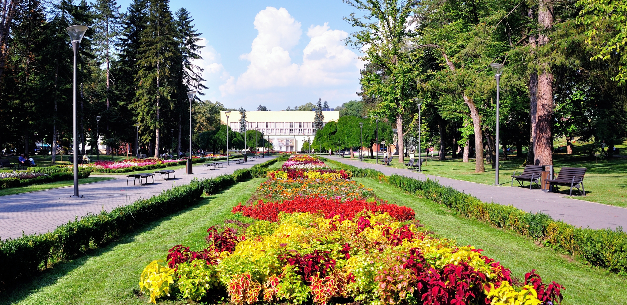 DRŽAVA DAJE PONOVO I DO 15.000 DINARA ZA ODMOR Ovo su uslovi da ih dobijete