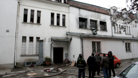 PAZITE SE OVOGA, OGROMAN JE BROJ PACIJENATA SA UPALOM PLUĆA Dr iz Hitne pomoći objasnila šta ovih dana uništava zdravlje, a izgleda banalno