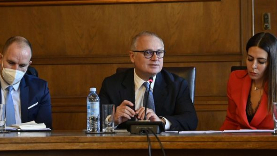 VESIĆ: Grad Beograd i ove godine subvencioniše kupovinu udžbenika za učenike