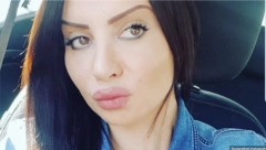 SKINULA SE JELENA VUČKOVIĆ! Pevačica izazovnom fotkom zapalila društvene mreže, pratioci oduševljeni, jedan detalj im je posebno zapao za oko (FOTO)