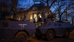 NASTAVLJA SE DRAMA NA ULICAMA PARIZA Kordoni policije rasteruju demonstrante sa protesta, bačeni suzavci (FOTO/VIDEO)