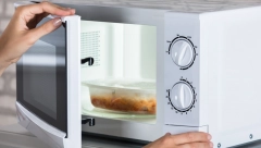 OVIH DESET NAMIRNICA NIKAKO NE PODGREVAJTE U MIKROTALASNOJ: Neka svojstva mogu biti kancerogena, a rizikujete i da se otrujete