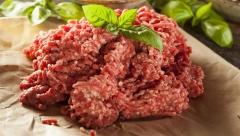 Trik profesionalnih kuvara: Pomoću ovog sastojka mleveno meso će biti ukusnije i sočnije