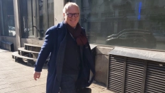 VESIĆ U POSETI MARINKOVOJ BARI A OPOZICIONI SIMPATIZERI VREĐAJU: "Ostani u toj buvari i sačekaj spomenik Stefanu Nemanji"