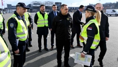 VULIN POVODOM PROTESTA: Ponosan sam na uzdržanost i strpljenje policajaca