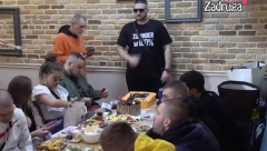 ČEKAJU SNAJKU U DERVENTI! Zolina majka poslala neočekivani poklon Neveni, on joj jasno stavio do znanja da bi pored njega uživala