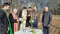 Nakon duge i hladne zime vinogradari u srpskoj Toskani pred Sretenje orezali prve grančice: Princ Mihailo Karađorđević čuva tradiciju svojih slavnih predaka na Oplencu