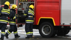 POŽAR U BEOGRADU  Vatrena stihija progutala barake u nizu