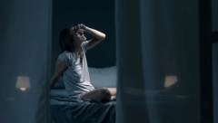 BUDITE SE NOĆU UVEK U ISTO VREME? Evo šta to znači i kada bi trebalo da se zabrinete!