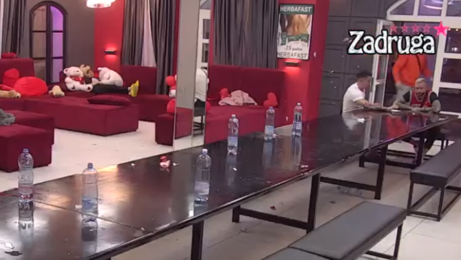 BIVŠI MOMCI TARE SIMOV UDRUŽENI! Mateja je pravio društvo Ša, a tom prilikom je otkrio ovo!