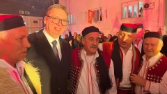 PREDSEDNIK VUČIĆ U ZEMUNU Narod oduševljeno kliče "Aco, Srbine!" (FOTO/VIDEO)