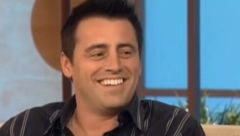 RAZVEO SE SLAVNI GLUMAC! Džoi iz "Prijatelja" stavio tačku na brak sa 17 godina mlađom producentkinjom!