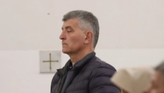 MOLITVA ZA MATEJA Nenad Periš danas slikan u crkvi - nakon 50 dana, uprkos svim izgledima, nada i dalje opstaje (FOTO)