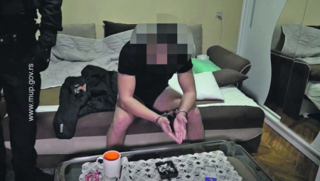 UPUCAO VOĐU NAVIJAČA PA POKUŠAO DA POBEGNE Napadač iz Pančeva sutra pred tužiocem!