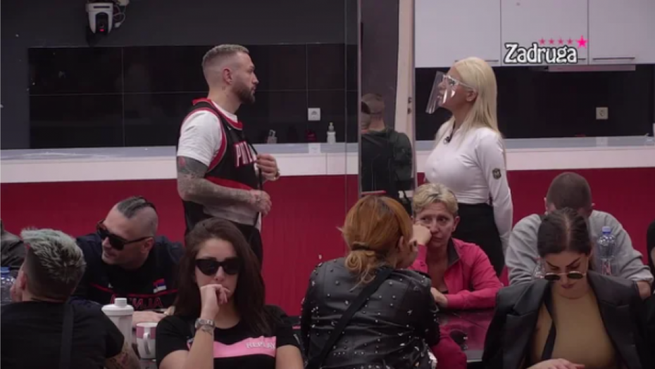 NJIH DVOJE NI SAMI NE ZNAJU U KAKVOM SU ODNOSU! Drama, svađe, pomirenja su svakodnevnica ovih zadrugara!