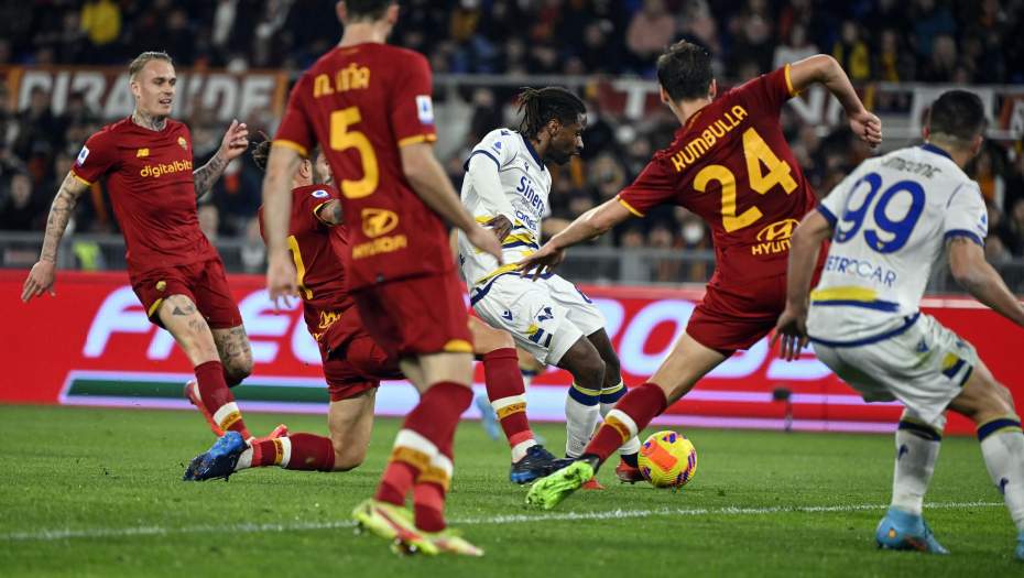 DRAMA! Roma jedva istrgla bod od srpske Verone, Murinjo pocrveneo!