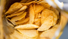 ZNATE LI ZBOG ČEGA SU KESICE ČIPSA NADUVANE Nikad ne bi pomislili da je ovo razlog polupraznog pakovanja