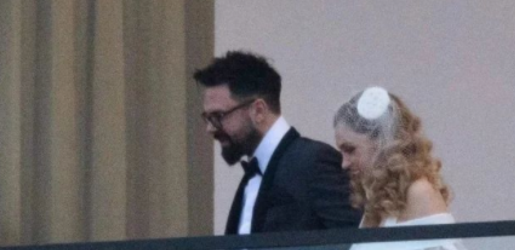 ZAPLAKAO U CRKVI TOKOM VENČANJA! Petra Grašu ponele emocije, zbog ovoga nije mogao da obuzda suze! (FOTO)