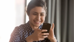 DRŽITE TELEFON KONSTANTNO U RUKAMA Evo šta način na koji kucate poruke govori o vama!