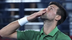 NOVAK POSTAO SRPSKI VITEZ! Đoković uzeo mač u ruke, pa pozirao sa "Belim Orlovima" (FOTO)