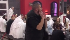 NAPRAVIO HAOS UŽIVO U EMISIJI! Dejan doživeo pomračenje nakon pitanja o Dalili, zadrugari gledali u neverici šta se dešava sa njim!