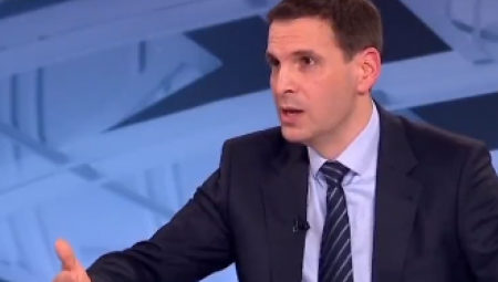 TREBA LI DA IZRUČIMO JOŠ NEKOG GENERALA? Jovanović napada Vučića, a ni jedan predlog za KiM nije izneo!