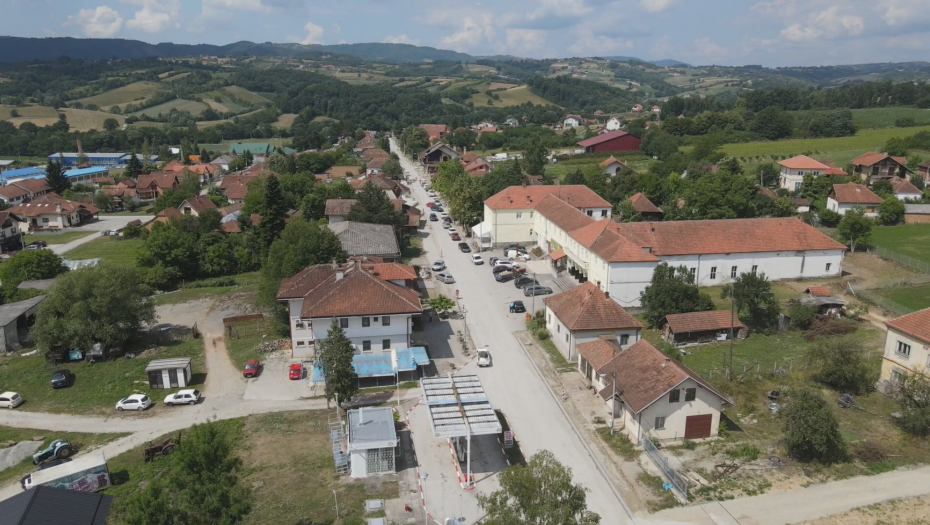 MLADI NE BEŽE IZ OVOG SRPSKOG SELA Najviše dece u suvoborskom kraju rađa se u Pranjanima