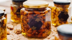 SVET JE POLUDEO ZA OVOM VITAMINSKOM BOMBOM Dnevno jedna kašičica smese učiniće da krvna slika bude perfektna