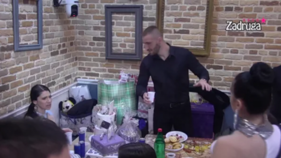 OGLASIO SE MILICIN BIVŠI! Ja sam joj poslao prsten, a ona bi da je Mensur veri!